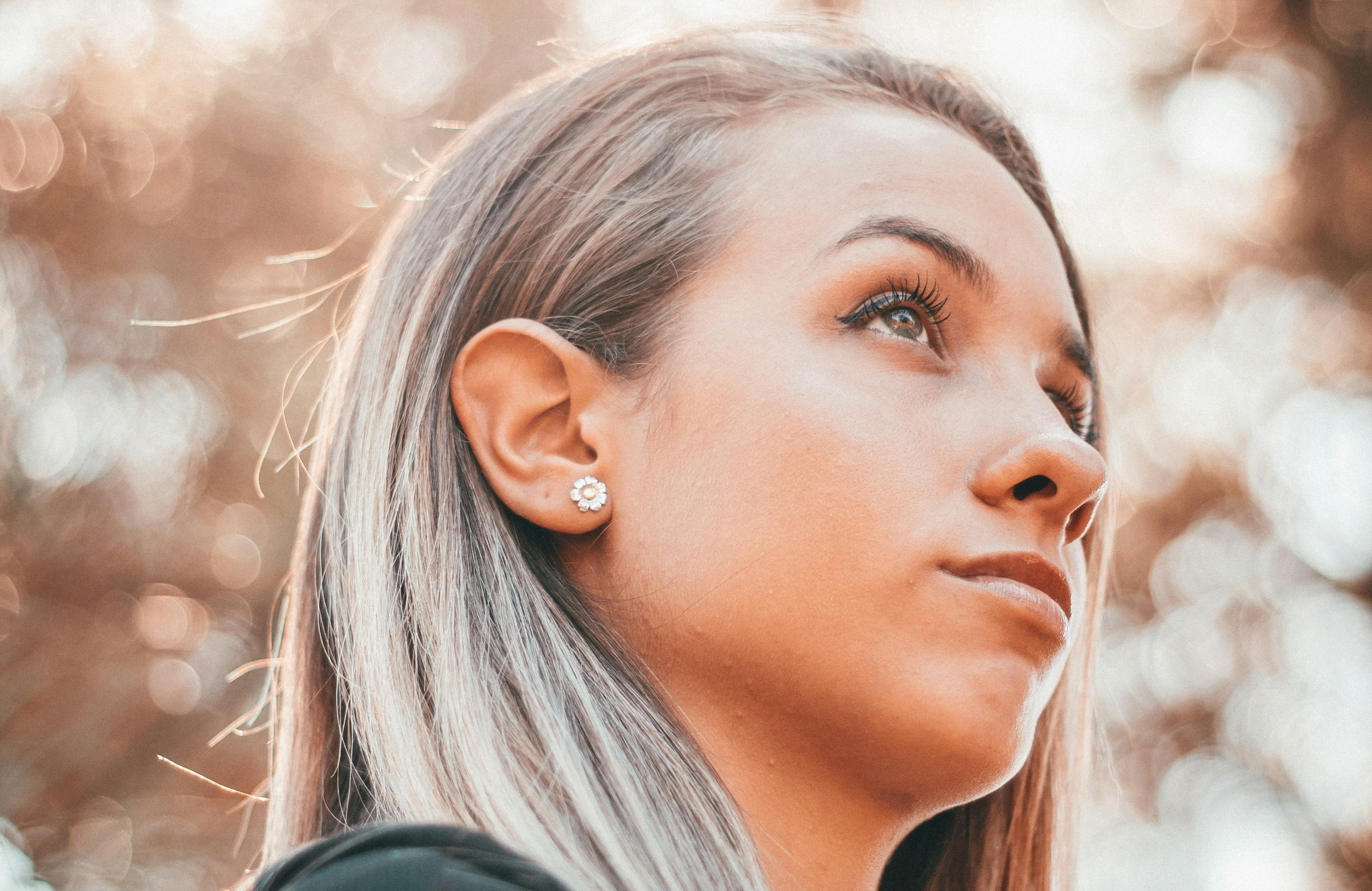 Floating helix piercing | Minimalist Design with Diamond Illusion